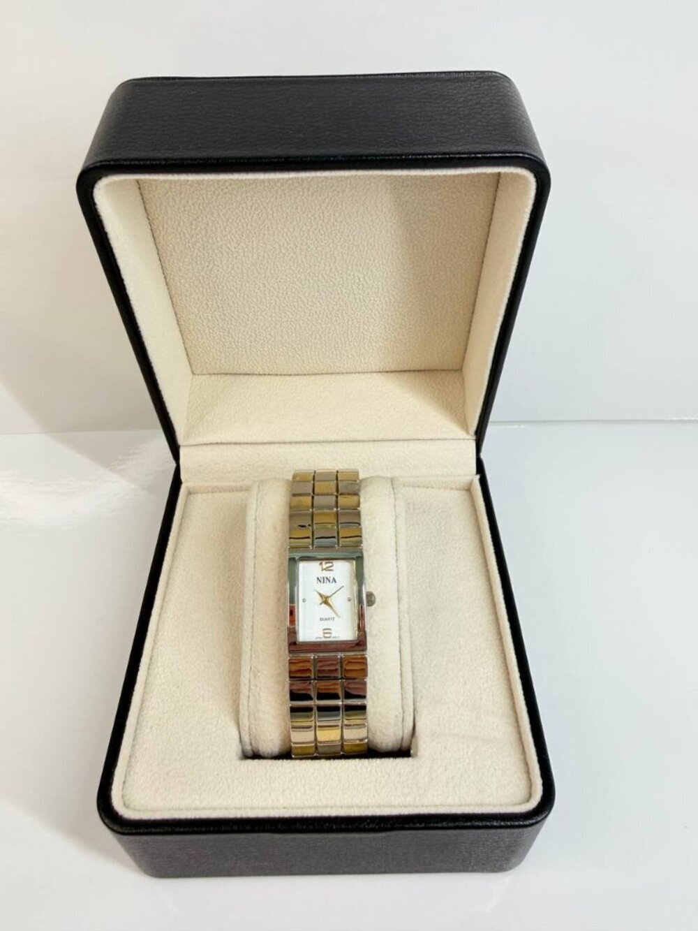Vintage NINA Quartz Women’s Watch – Silver Tone – Japan Movement